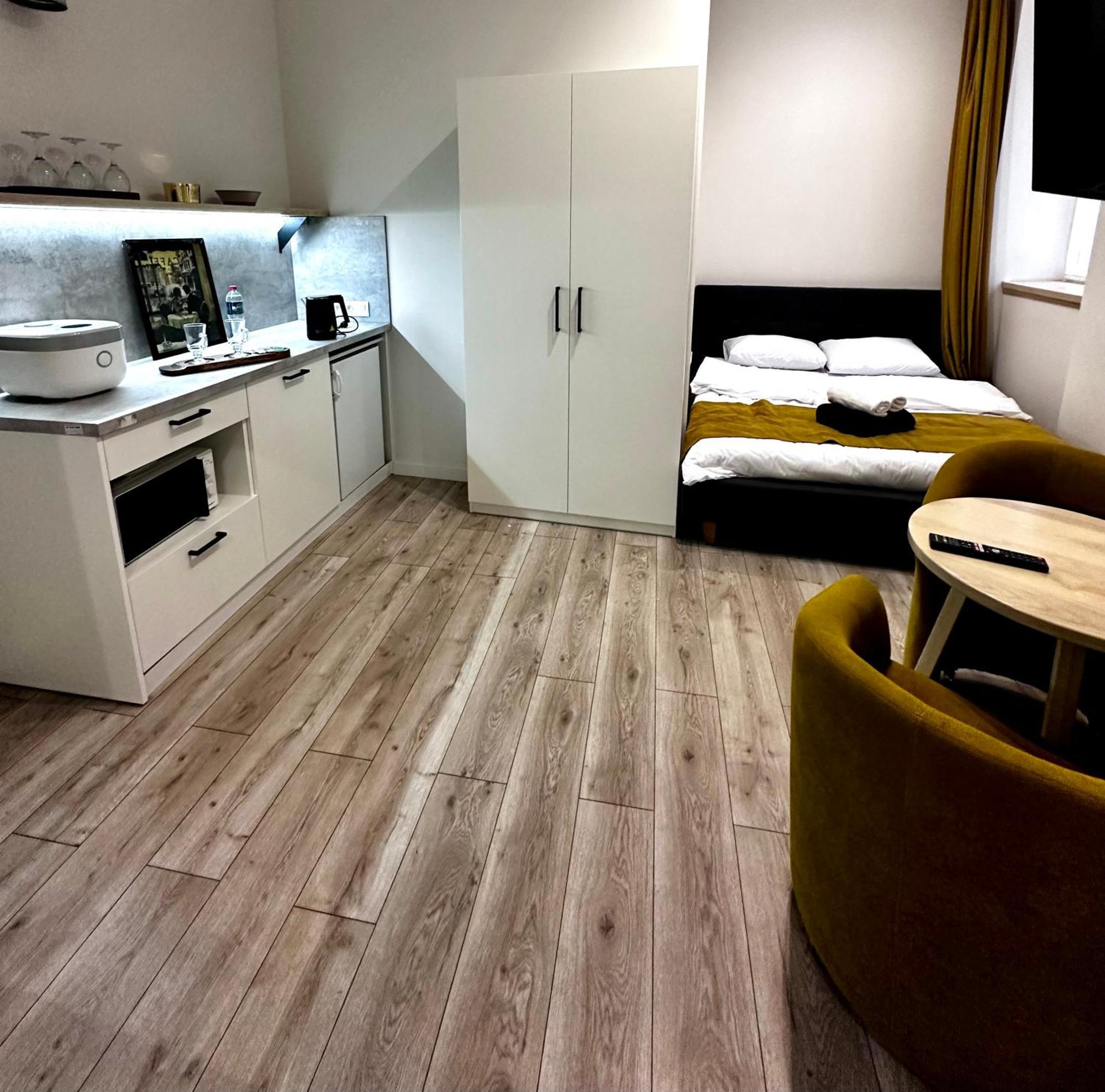 Hotel Gallery 21 Lviv Kültér fotó